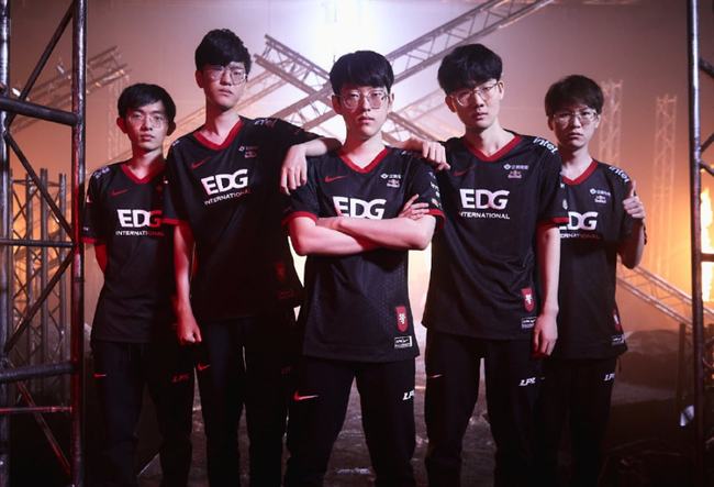 略使他们在 略使他们在